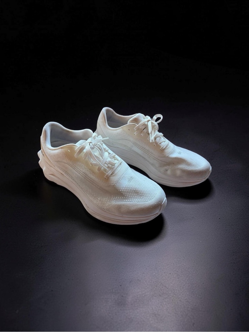 Alo Athletic Running Shoes White Mesh Lace Up Sneakers Men’s Size 12